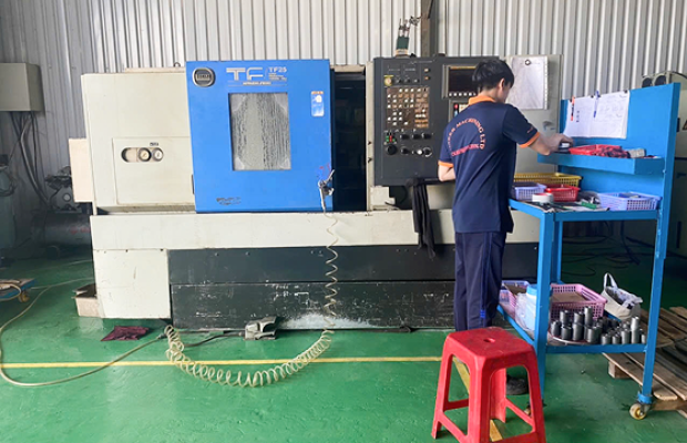 HITACHI SEIKI LATHE